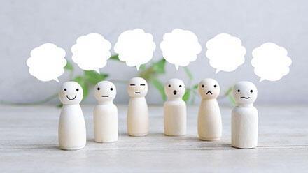 ふき出しと人形