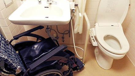 車いすとトイレ