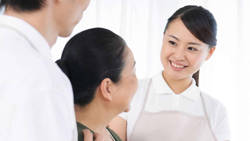実務者研修を取得した女性介護士