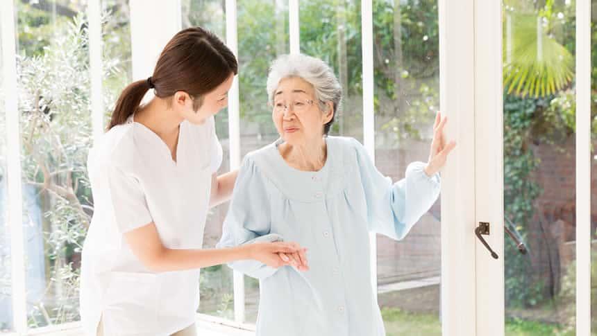 入居者を支える介護職員