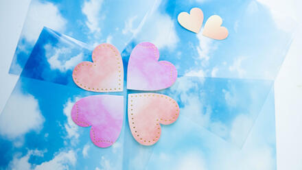 青空と四つ葉のクローバー